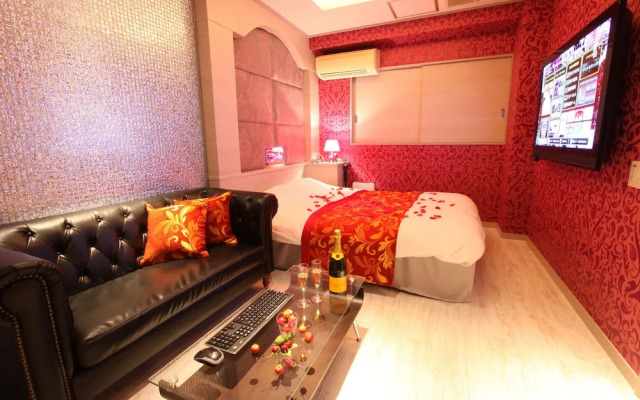 LUSSO CROCE URBAN RESORT - Adult Only