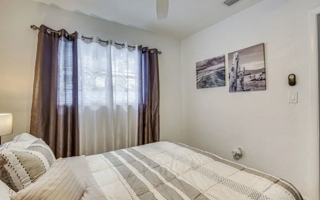 Sun-soaked Home w/ Pool in Lauderdale Lakes!