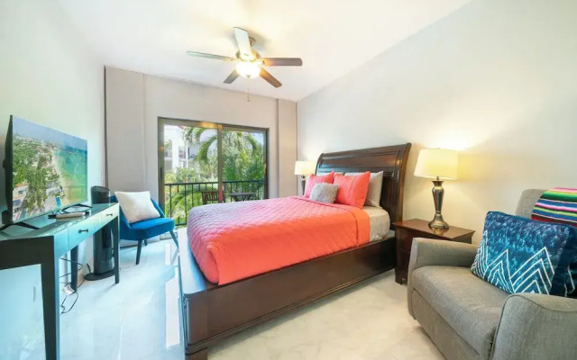 Luxury 2BR Condo with Pool - Paseo del Sol Playacar