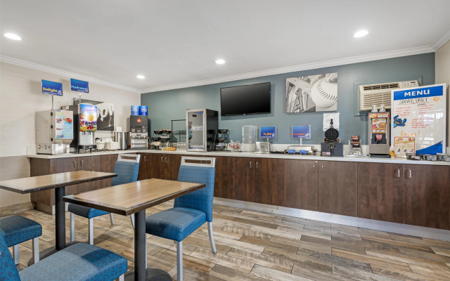 Best Western Courtesy Inn Hotel - Anaheim Resort at the Park