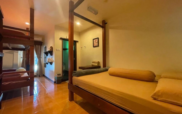 OYO 90368 Jono's Place Guesthouse