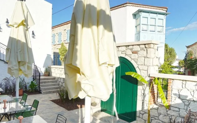 Pom Alaçati