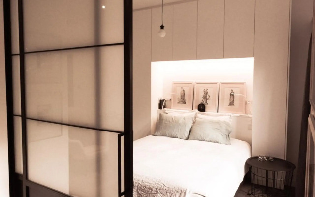 Vibrant Urban Chic Apartment