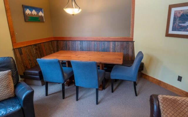 Timberline Lodges by Fernie Lodging Co