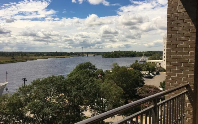 Riverview Suites at Water Street Center