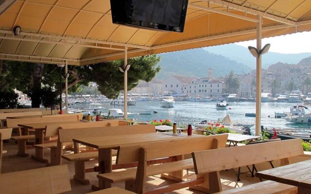Delfin Hvar Hotel