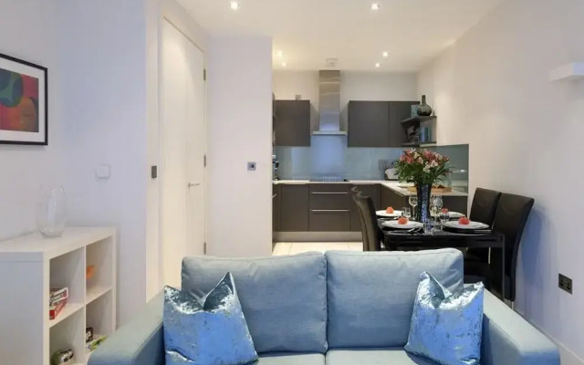 Exclusive Tower Bridge Apartment