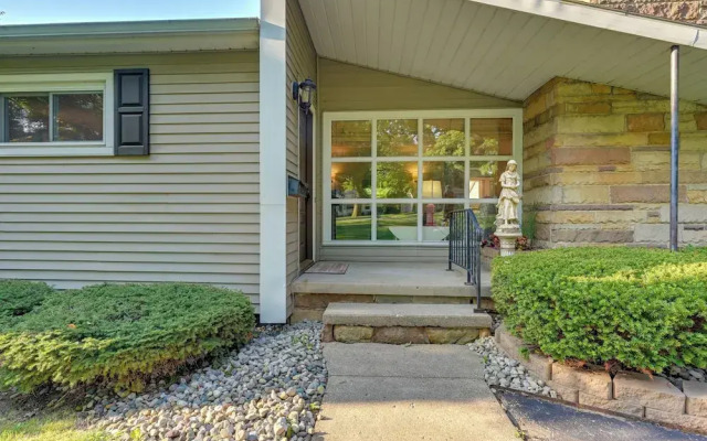 Pet-friendly Michigan Escape w/ Patio & Gas Grill!