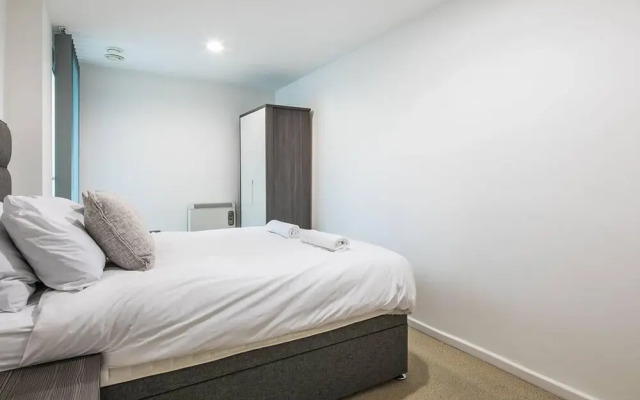 1BR Refurbished Apartment in Sheffield City Centre