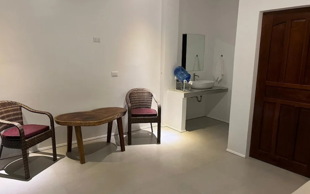 Royal Suites Port Barton