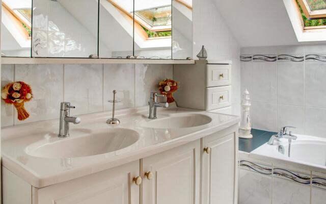 Holiday Home in Hamoir Filot With Pool