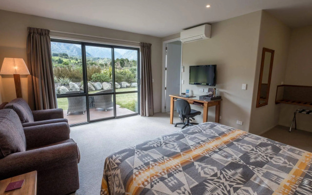 Manakau Lodge
