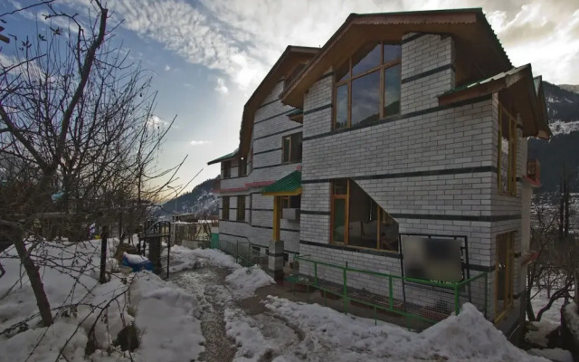 OYO 8866 Mountain Face Cottage