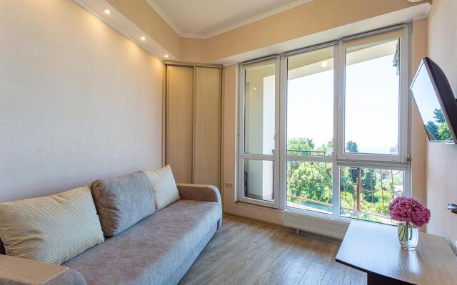 Двухкомнатная квартира с балконом и видом на море Романовский Lamare