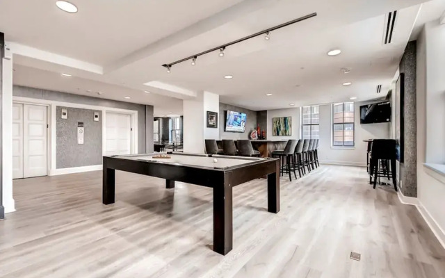 Global Luxury Suites at Light Street