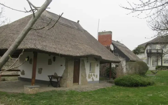 Malomkert Kehida Apartmanház