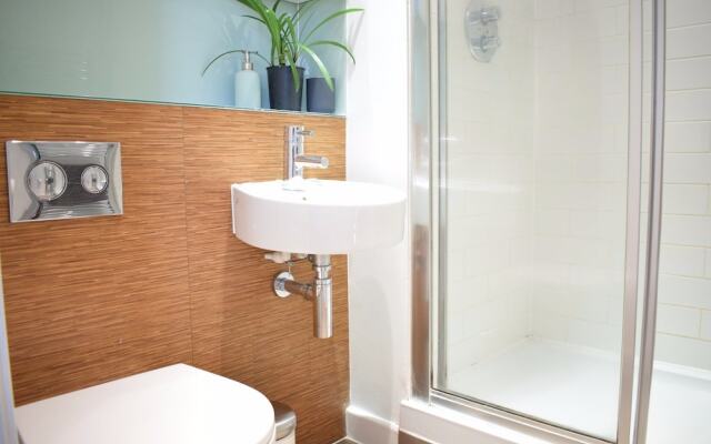 Beautiful 2 Bedroom Apartment in Dalston