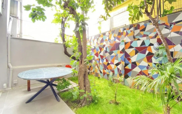 Flat With Backyard Close to Galata Tower