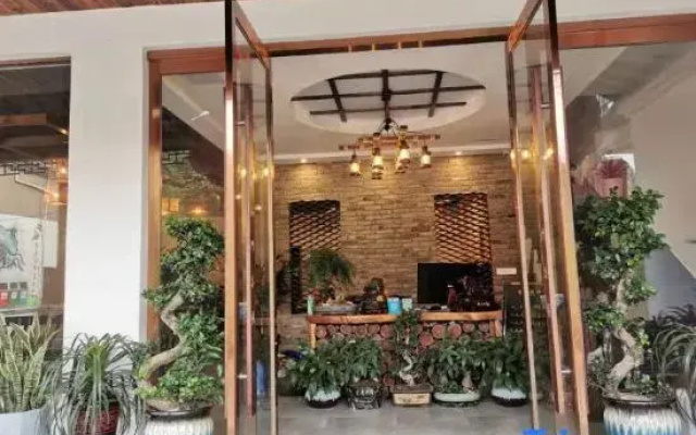 Ningguo Qinglongmen Inn