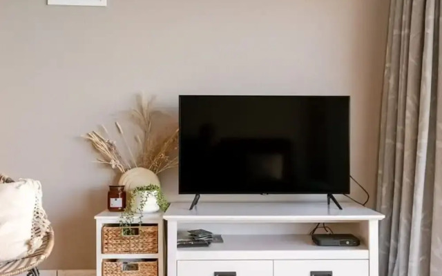 Bright Apartment With 2 Terraces Close to Beach