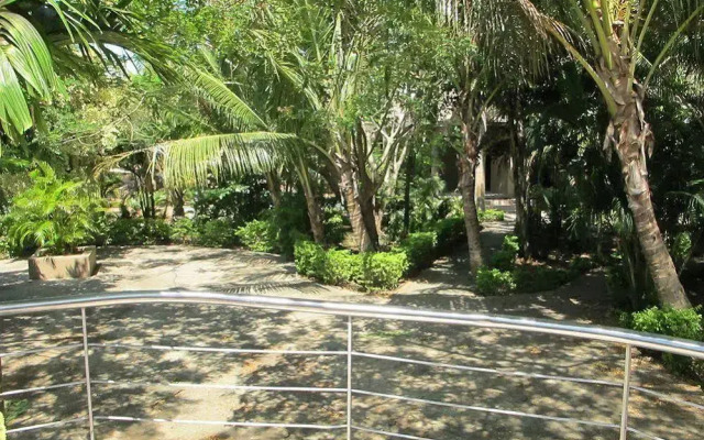 Wellesley Palms Hotel