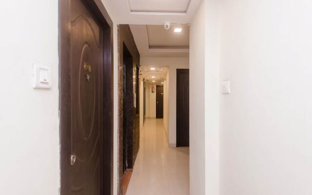 OYO 11855 Phoenix Hotel