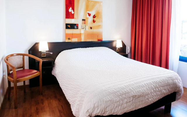 Logis Hôtel Au Lion Rouge