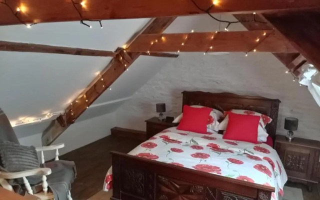 character breton cottage