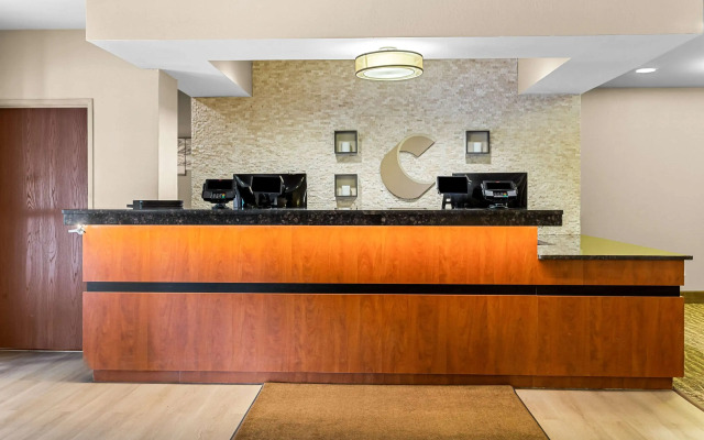 Comfort Suites Grayslake near Libertyville North