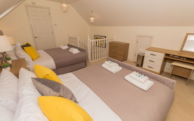 Luxury 5 Bed house in Windsor