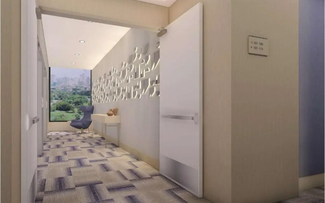 Hampton By Hilton Quito La Carolina Park