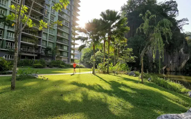 Mountain & Lake Views' Suite Cycas