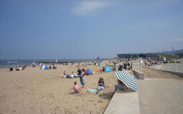 4 Bed Maisonette near the Travelodge colwyn bay