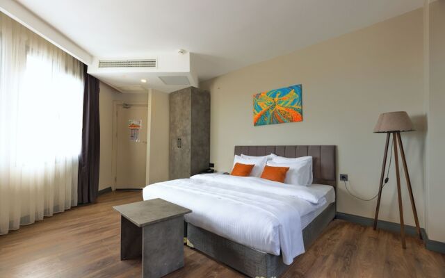 Grand Royal Hotel