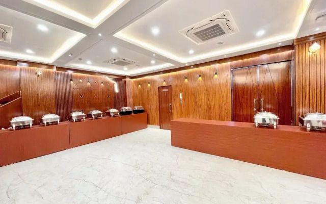 Hotel Mantavya - Varanasi near Temple