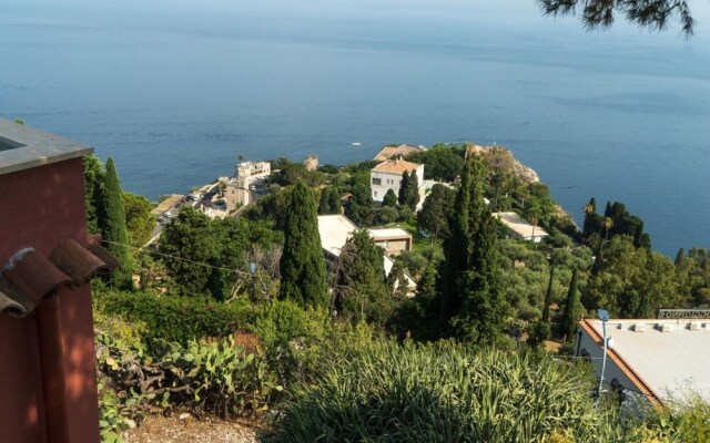 Luxury apt Near the Center of Taormina