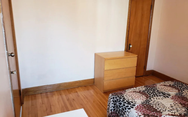 Apartment near Metro Monk Station