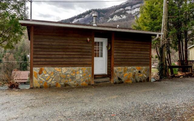 The Chimney Rock Inn & Cottages