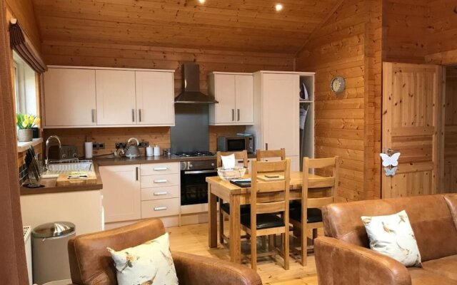 Hollybush Lodges