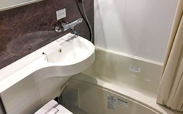 Hotel Livemax Shin Yokohama