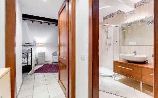 Trevi Fountain Apartment