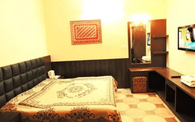 Hotel Traveller's Paradise Nainital