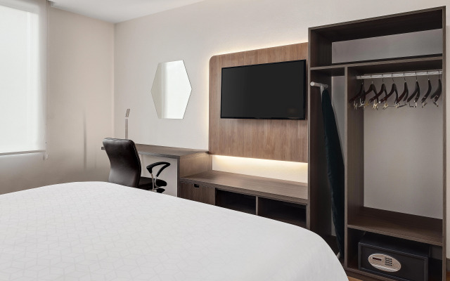 Holiday Inn Express San Jose Forum by IHG