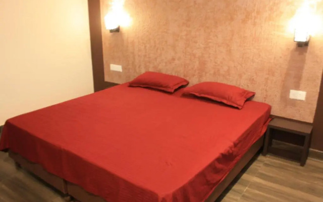 The Glass House Premium