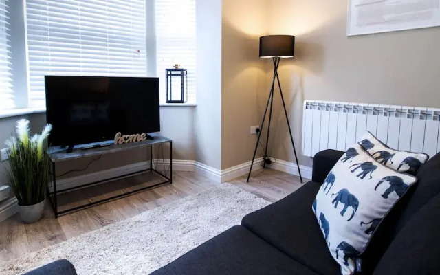 2 Bed 1 Bath Town Center Apartment