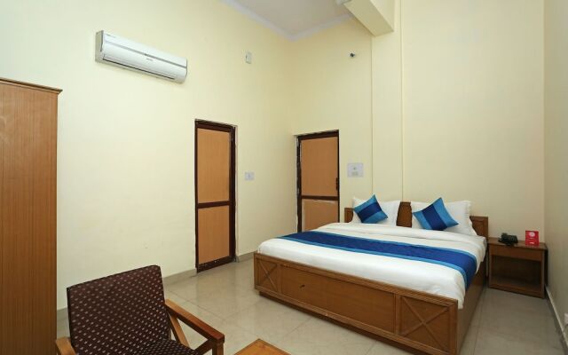 OYO 8983 Royal Inn