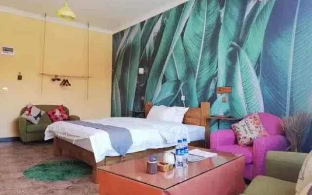 Nianlun Theme Hotel