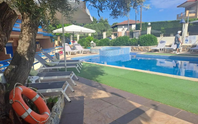 Philoxenia Hotel-Villas