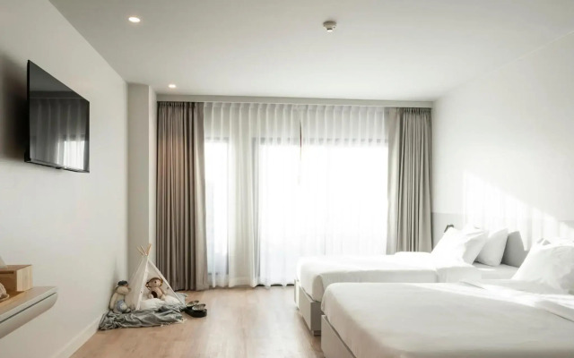 Thanthip Beach Resort