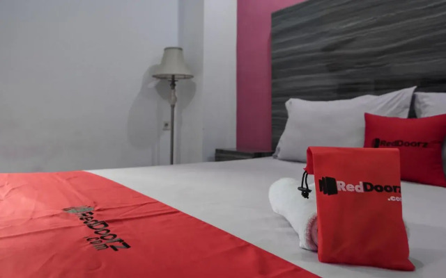 Sweet Home Guest House by RedDoorz